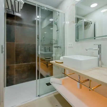 Suara Apartamentos 3 Madrid Exterior photo